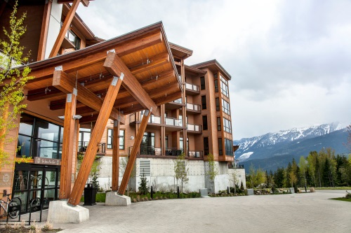 Sutton Place Hotel Revelstoke 001